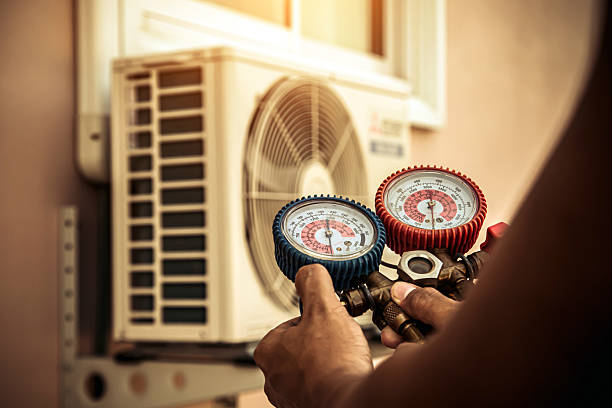 Professional Hvac Repair technician working in Farmersville, TX